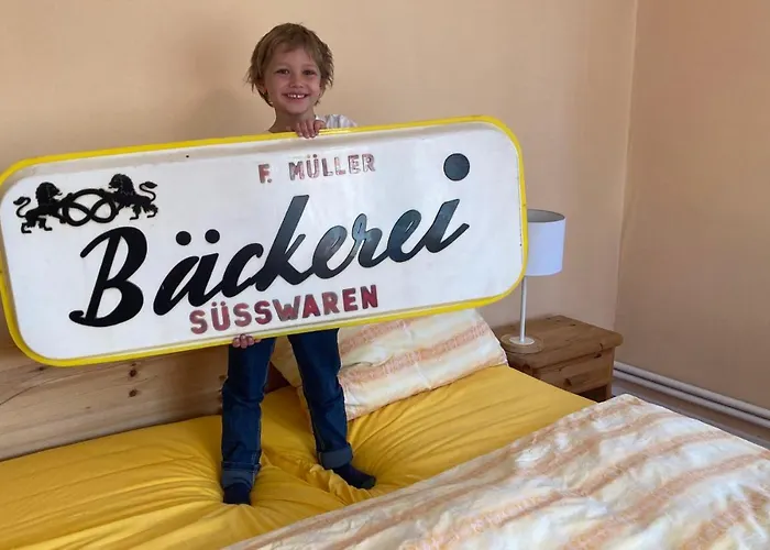 Apartamento Baeckerei Mueller - Grosse Mit Mid Century Charme, Zentral, Sehr Gut Fuer Familien, Privat, Stadt&natur, Cafe Im Haus Heidenreichstein