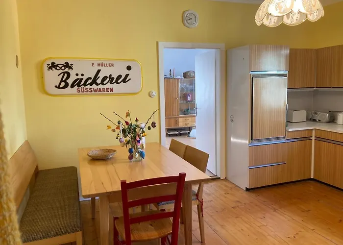 Apartamento Baeckerei Mueller - Grosse Mit Mid Century Charme, Zentral, Sehr Gut Fuer Familien, Privat, Stadt&natur, Cafe Im Haus Heidenreichstein